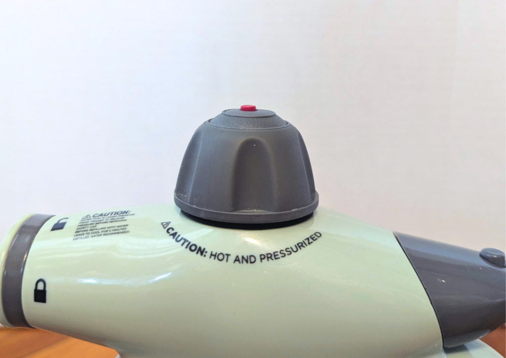 Steam cleaner pressure indicator